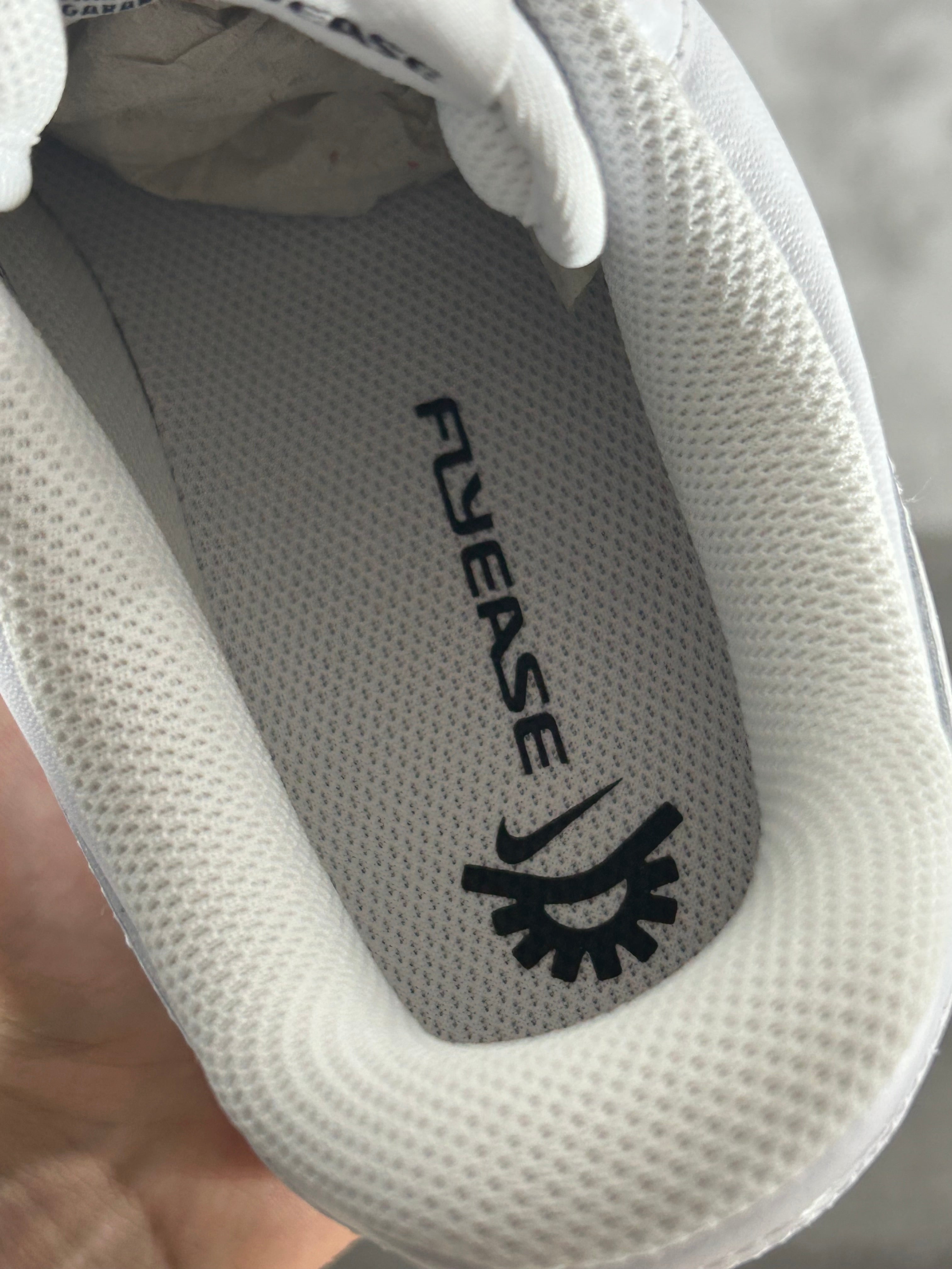 Nike Air Force 1 “07 FLYEASE