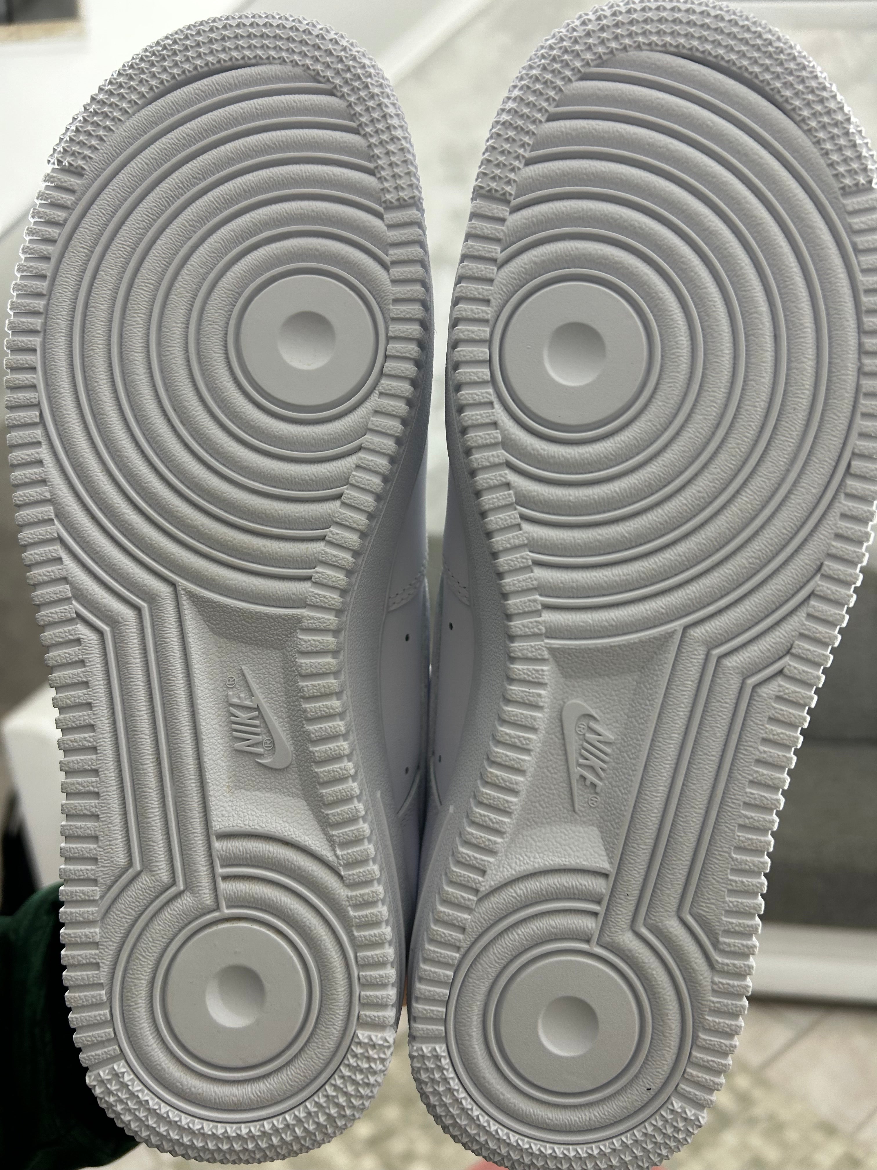 Nike Air Force 1 “07 FLYEASE