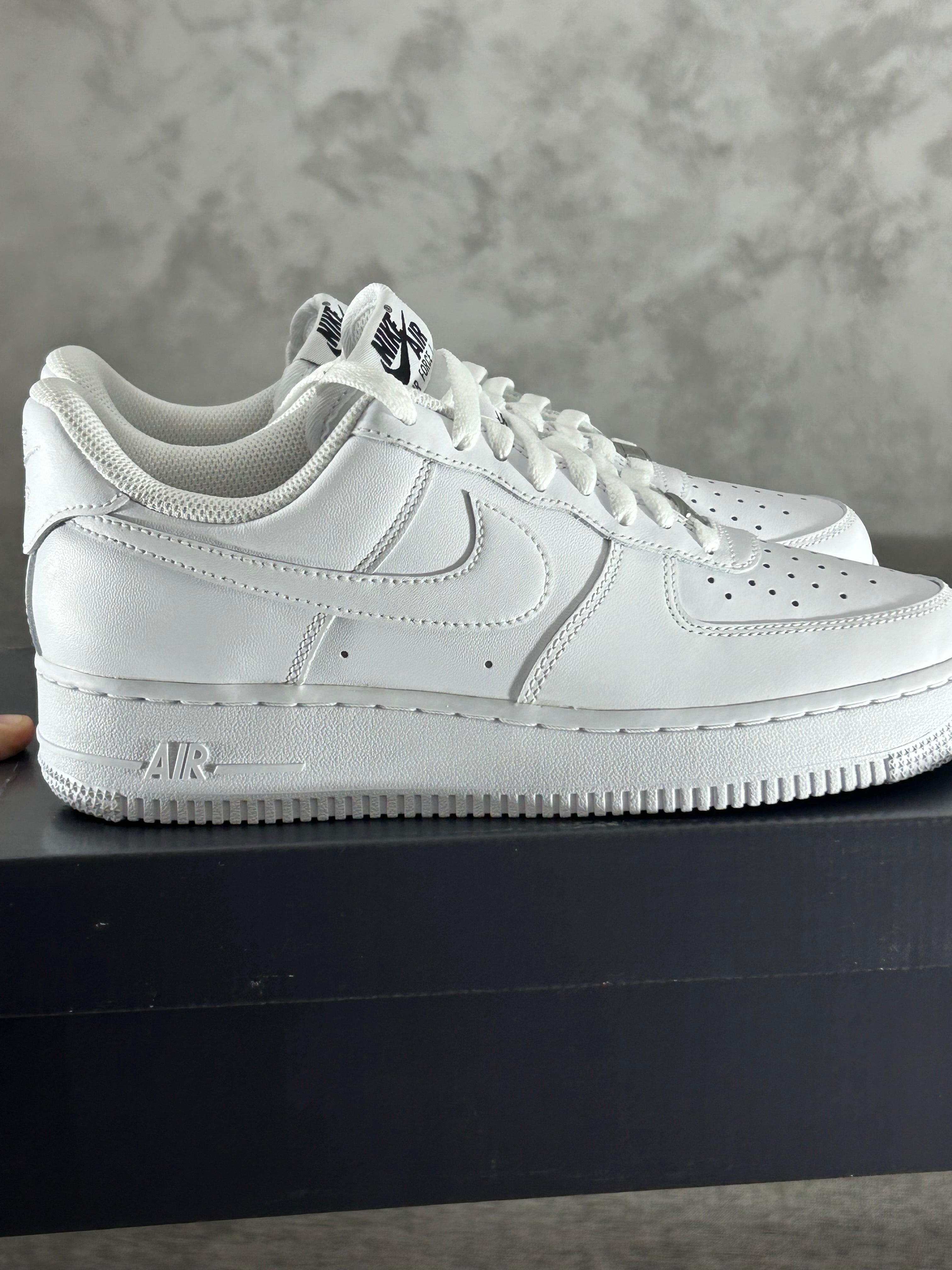 Nike Air Force 1 “07 FLYEASE