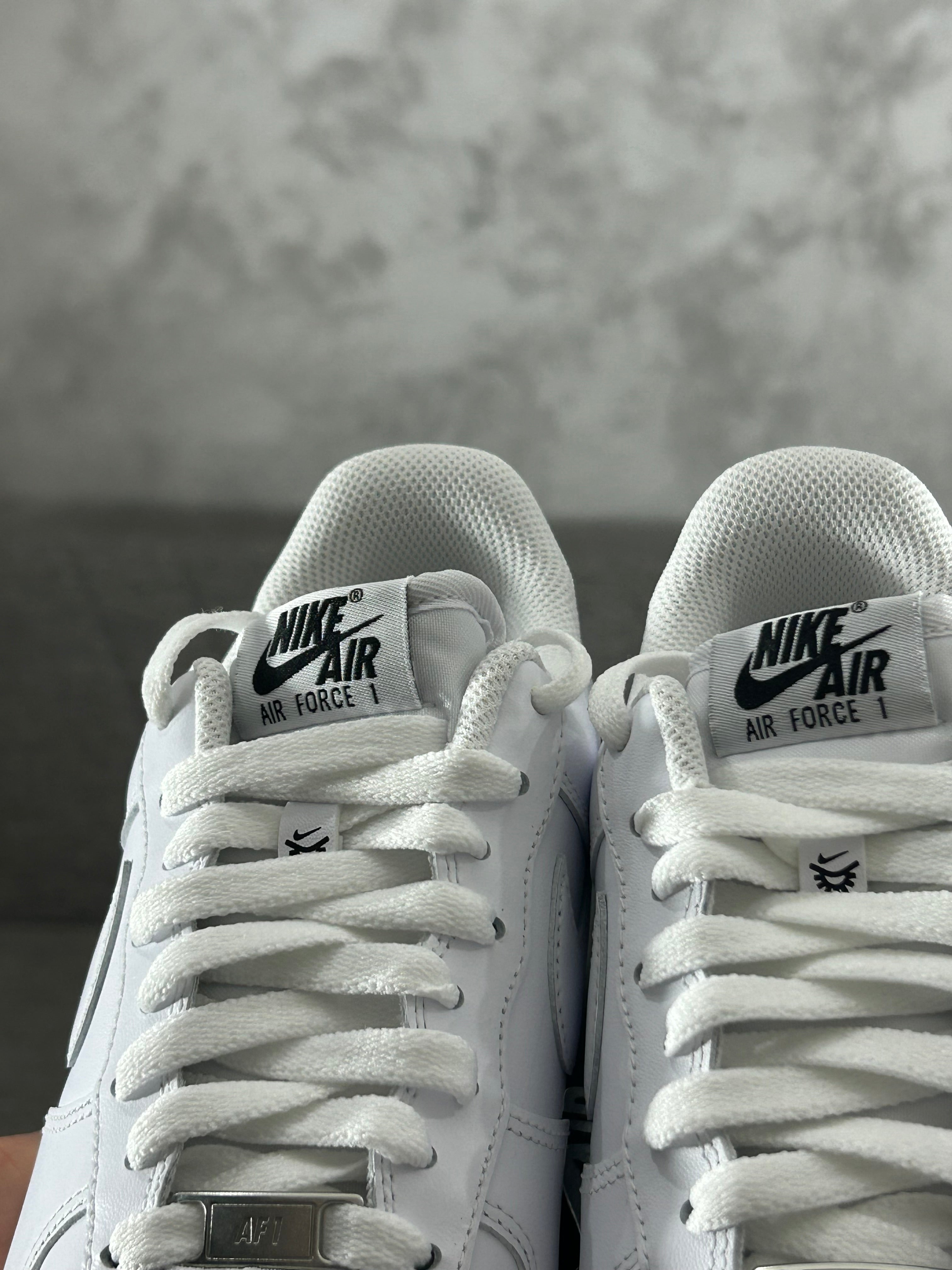 Nike Air Force 1 “07 FLYEASE
